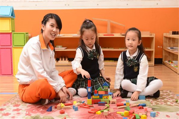 新天际幼儿园加盟