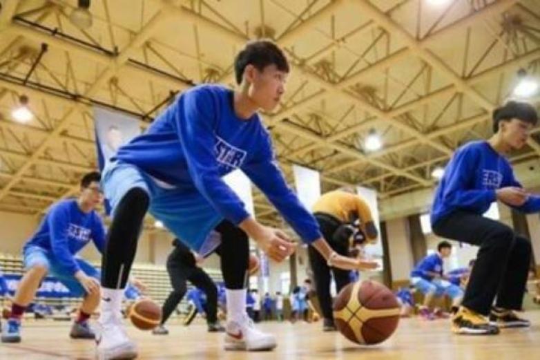篮球学院加盟