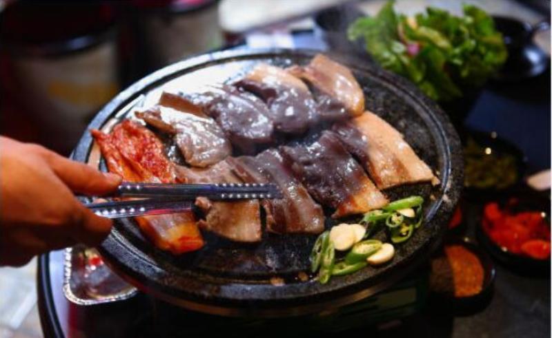 小猪烤肉加盟