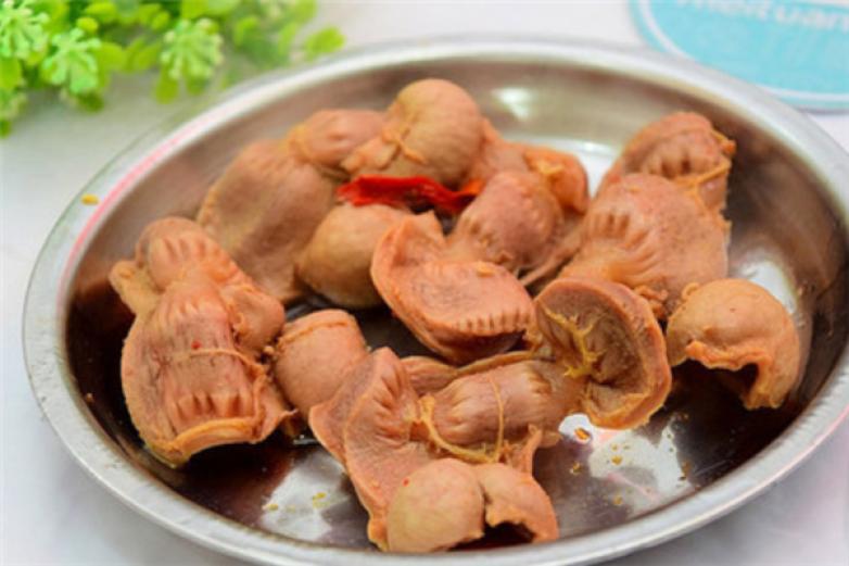 梁老三麻辣鸡头加盟