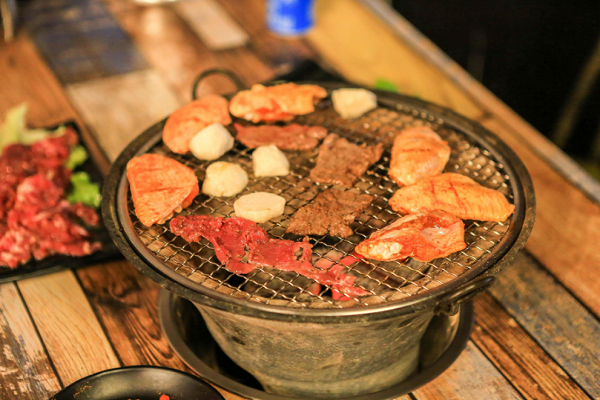 原始泥炉烤肉