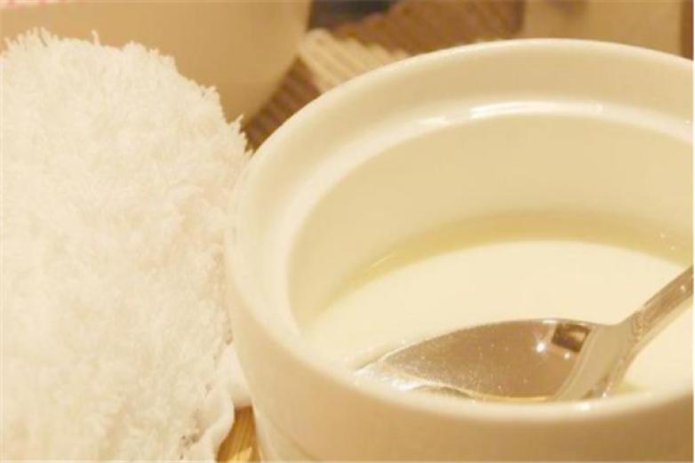 一杯酸牛奶加盟