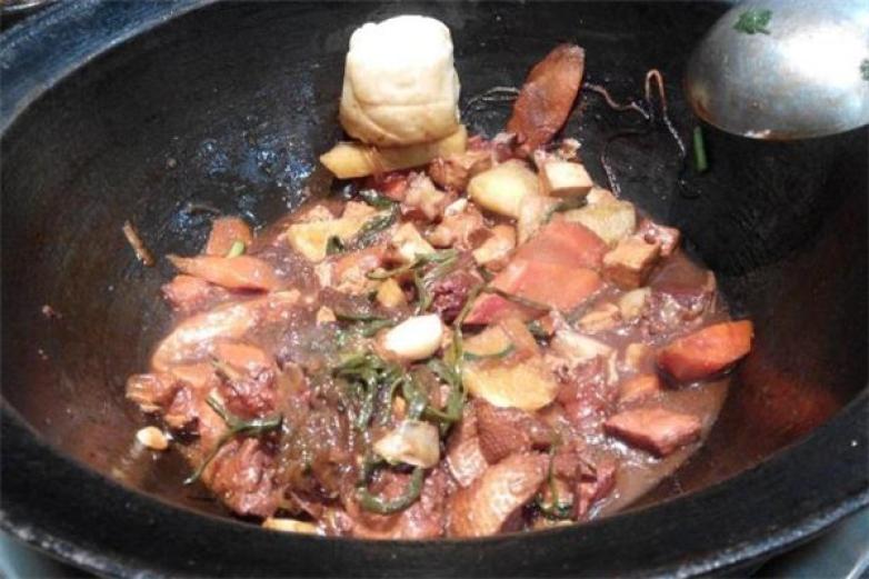 工农兵铁锅炖菜加盟