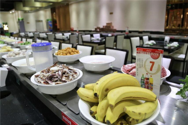 丁丁回转自助火锅加盟