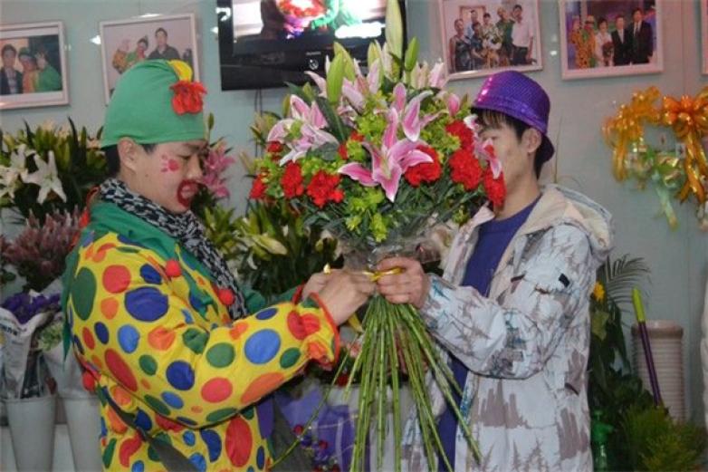 小丑鲜花店加盟