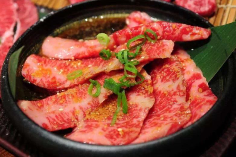 小猪查理川式烤肉加盟