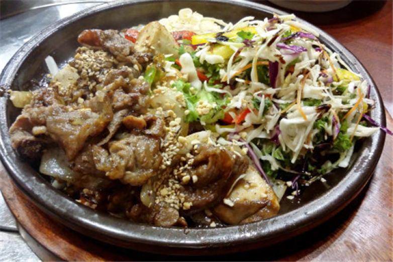 和生记私房煲仔饭加盟
