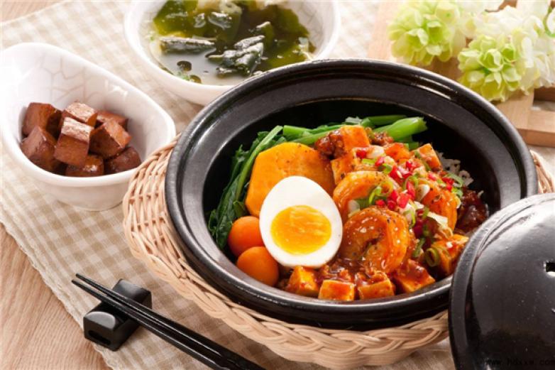 好大叔圆正煲仔饭加盟