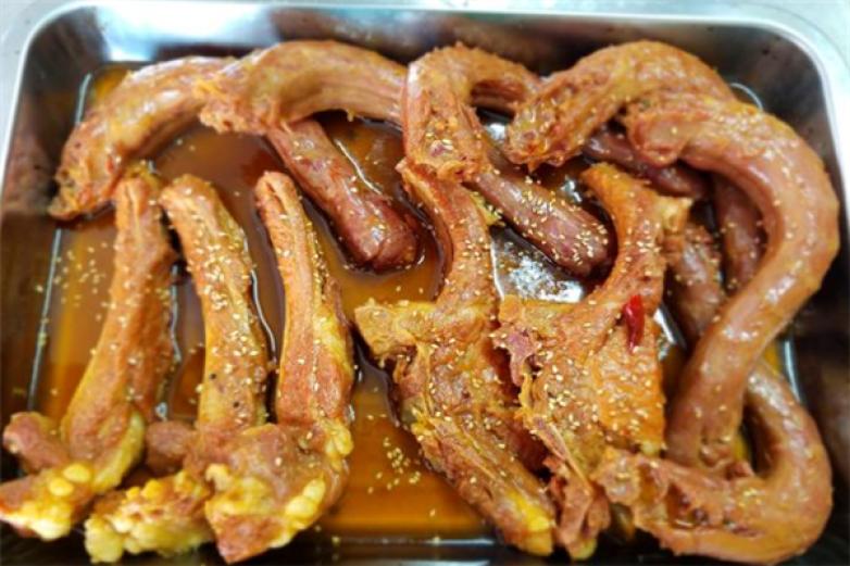 黄小乐现捞鸭脖加盟