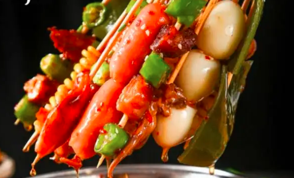 麻辣红唇串串香