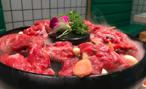 青转牛腩鲜火锅