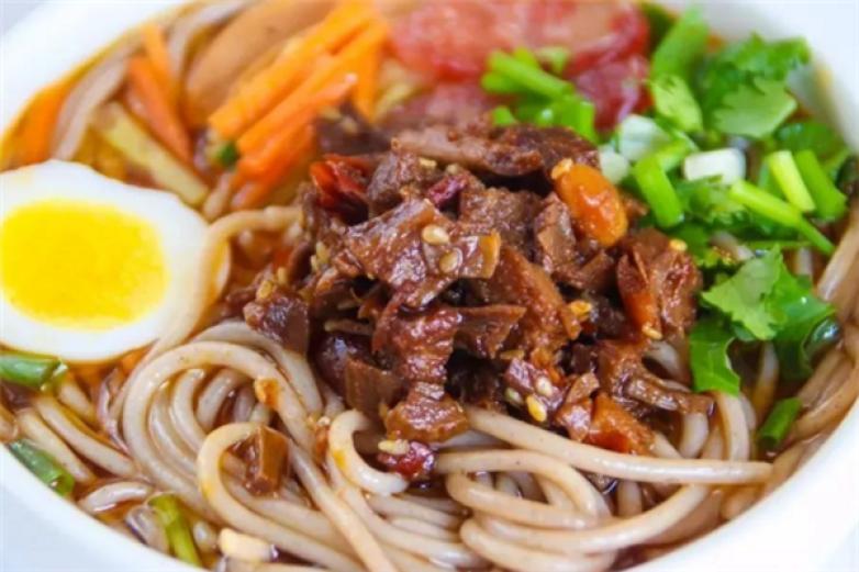 黄家带皮牛肉粉加盟